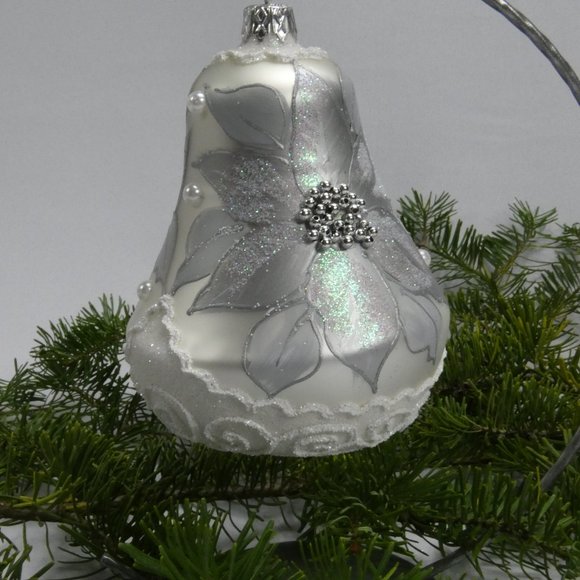 ** CHRISTMAS BELL Ornament 4-Inch Hand Made And Decorated **SILVER COLOR** - Picture 4 of 7